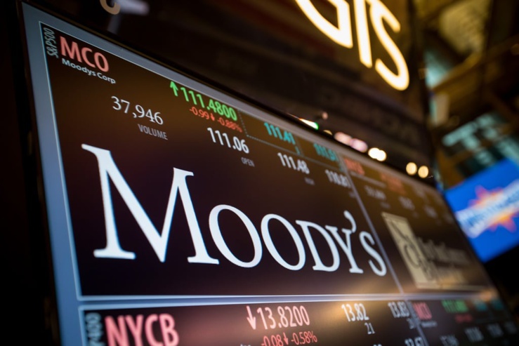 Contrairement à  Moody’s, Standard et Poors très écoutée par les gestionnaires de fonds obligataires  maintient la note B+/B' du Sénégal assortie de perspectives stables pour le Sénégal.