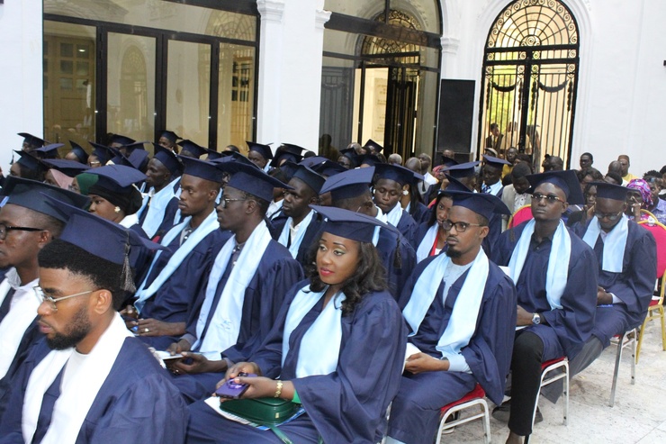 Au total, 188 récipiendaires ont reçu leurs diplômes dans une ambiance de fête devant leurs parrains parmi lesquels le Dr Mbaye Ndiaye, parrain de la cérémonie.