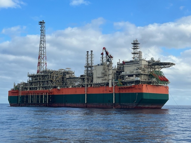 Le  navire flottant de production, de stockage et de  déchargement (Floating Production, Storage and Offloading, FPSO).