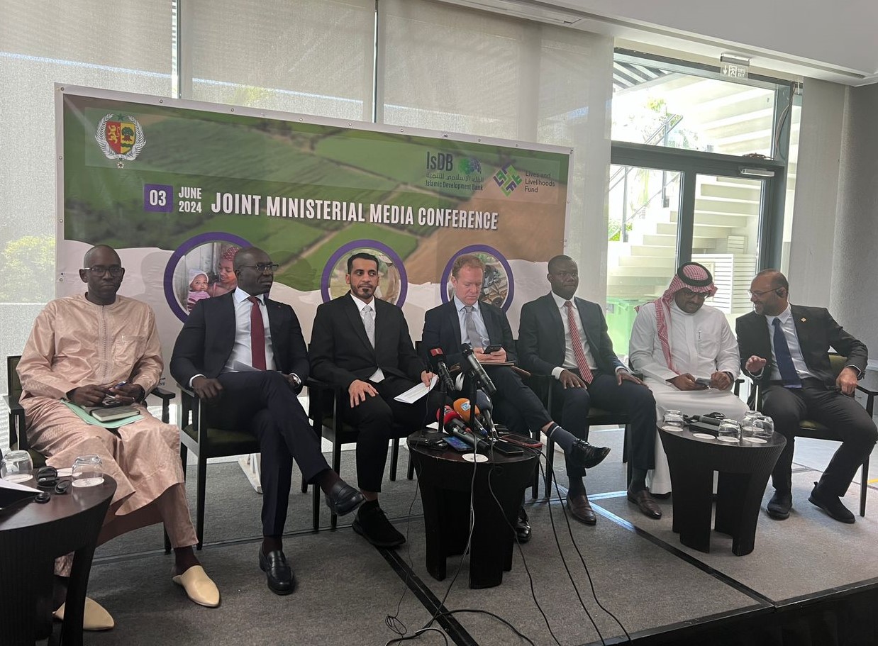 Conférence de presse conjointe de la délégation du Fonds Lives and Livelihoods et des membres du gouvernement sénégalais.